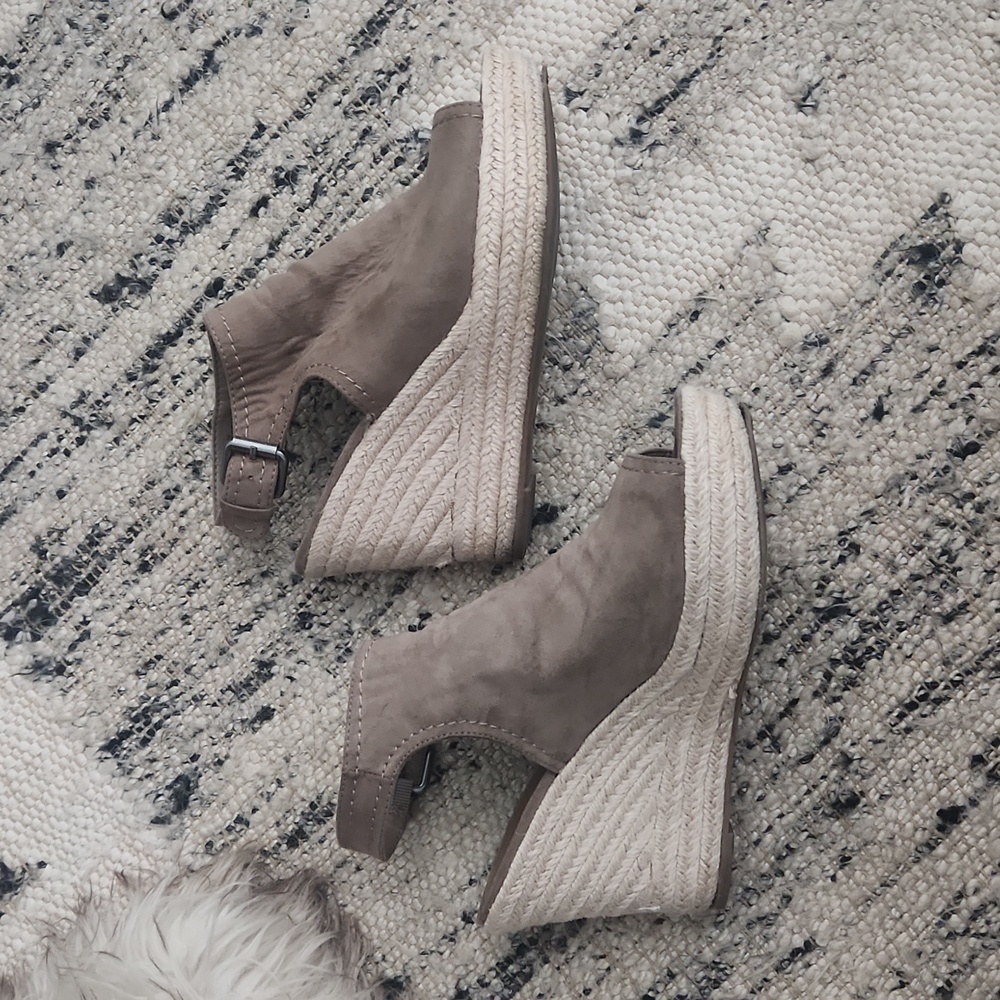 Universal Thread Espadrilles Wedges 8 - Picture 3 of 7